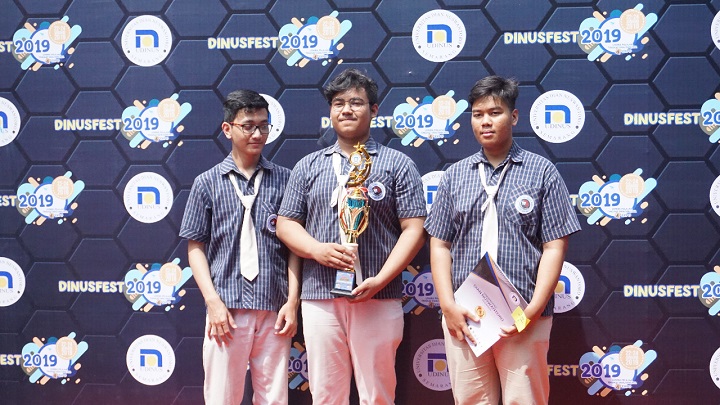 Juara 2 Kategori Pelajar, Dari SMA Kristen Satya Wacana Salatiga